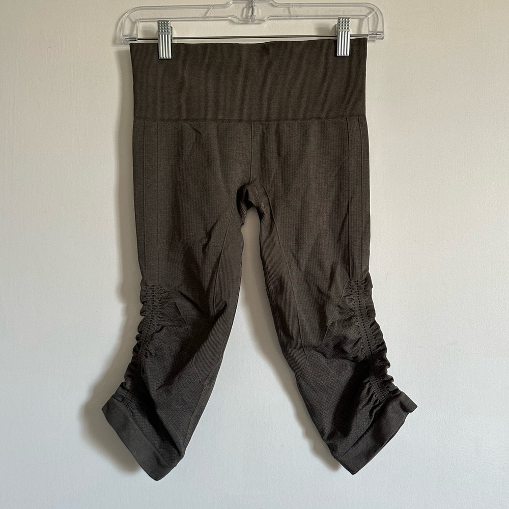 Lululemon Athletica Gray In the Flow Crop II Seamless Athletic Leggings size 4 - Picture 8 of 14